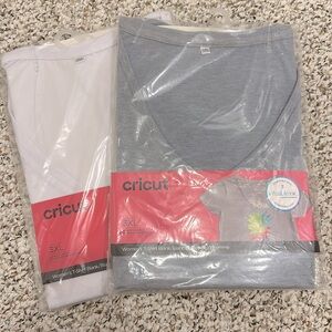 Cricut Infusible Ink v-neck shirt blank set - 3x